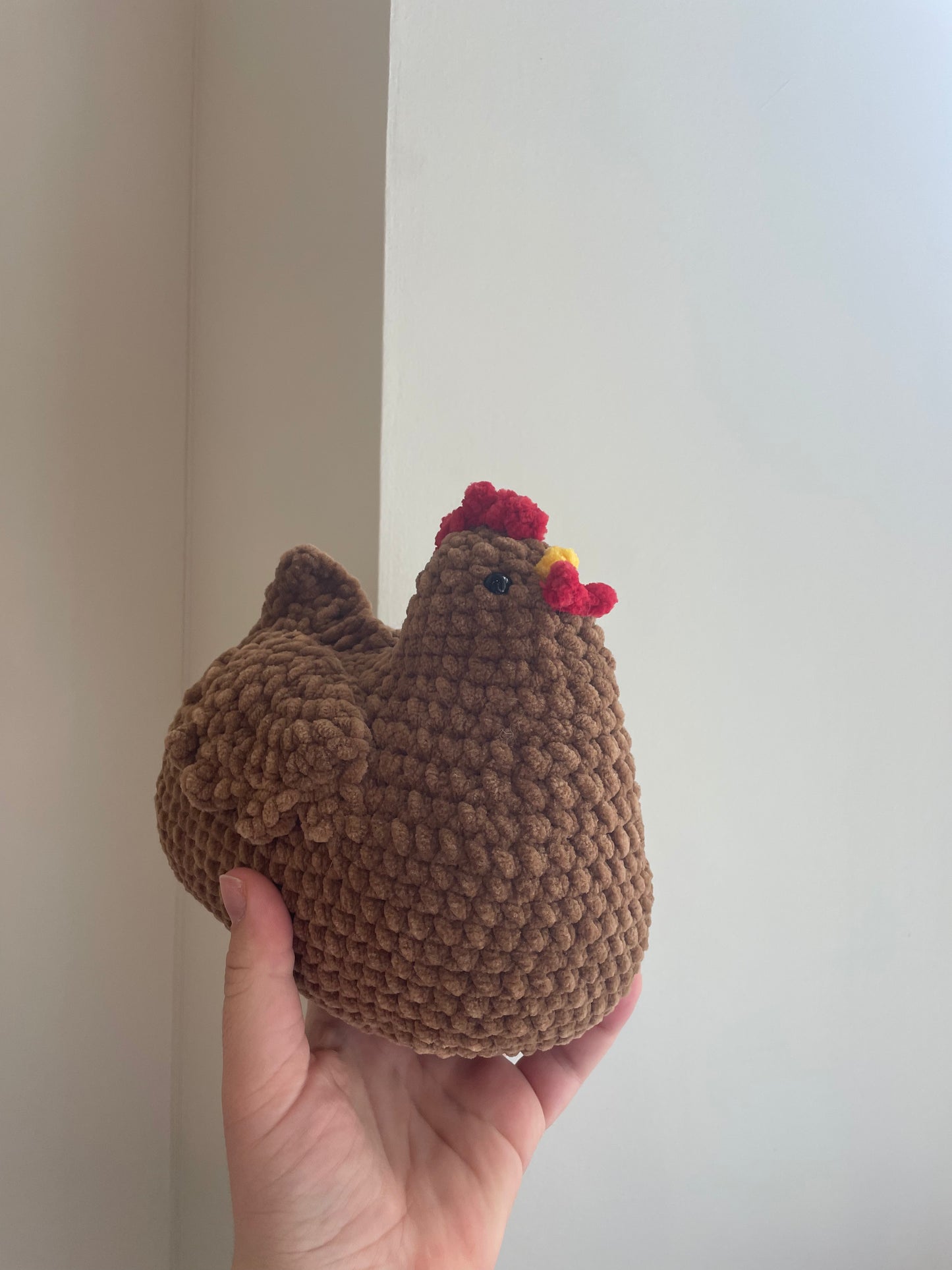 Poule au crochet marron