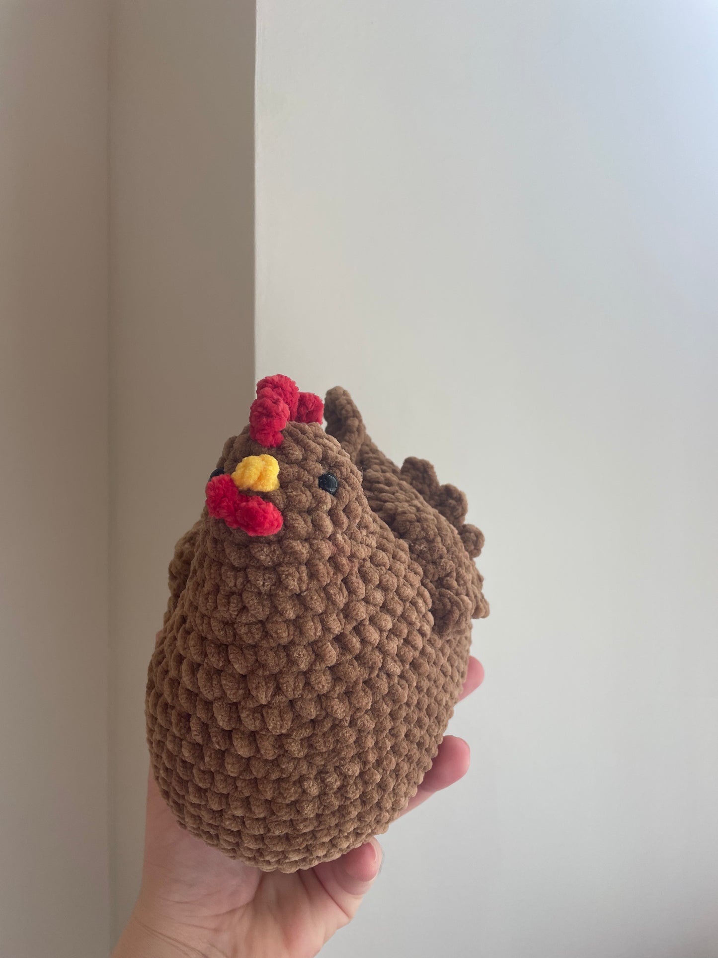 Poule au crochet marron