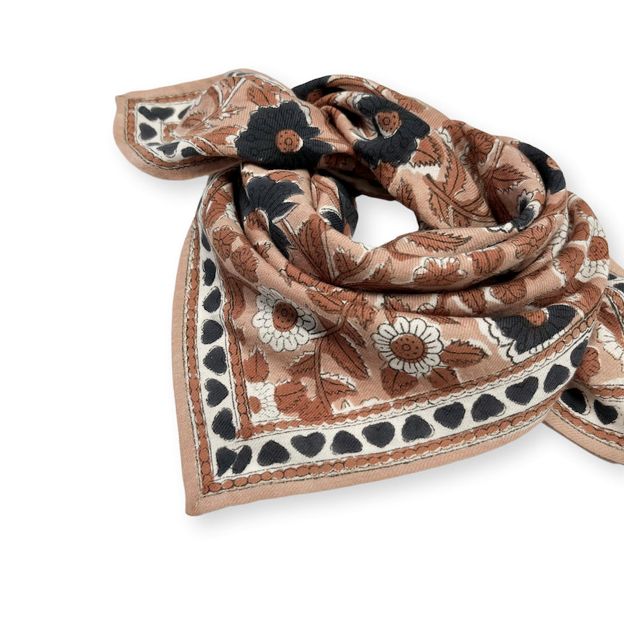 PETIT FOULARD MANIKA "CŒUR" PRALINE