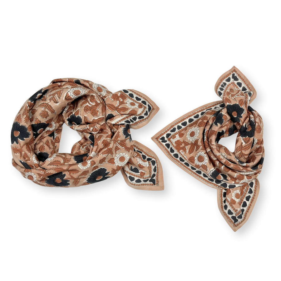 PETIT FOULARD MANIKA "CŒUR" PRALINE
