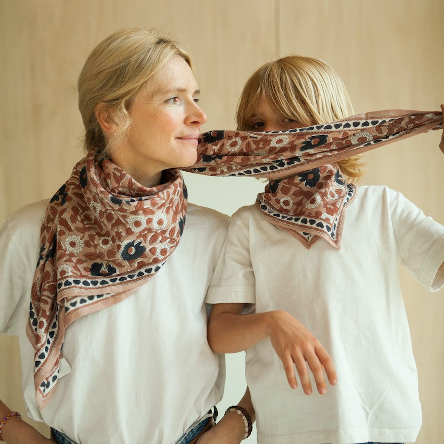 PETIT FOULARD MANIKA "CŒUR" PRALINE