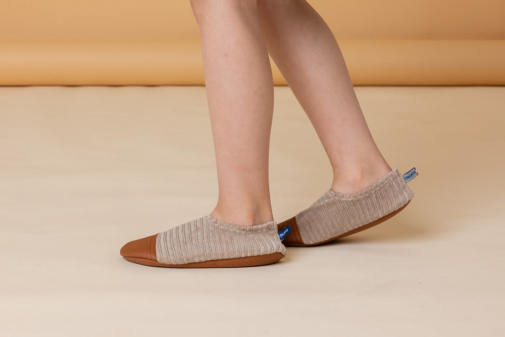 Chaussons Les Petits Velours – Noisette