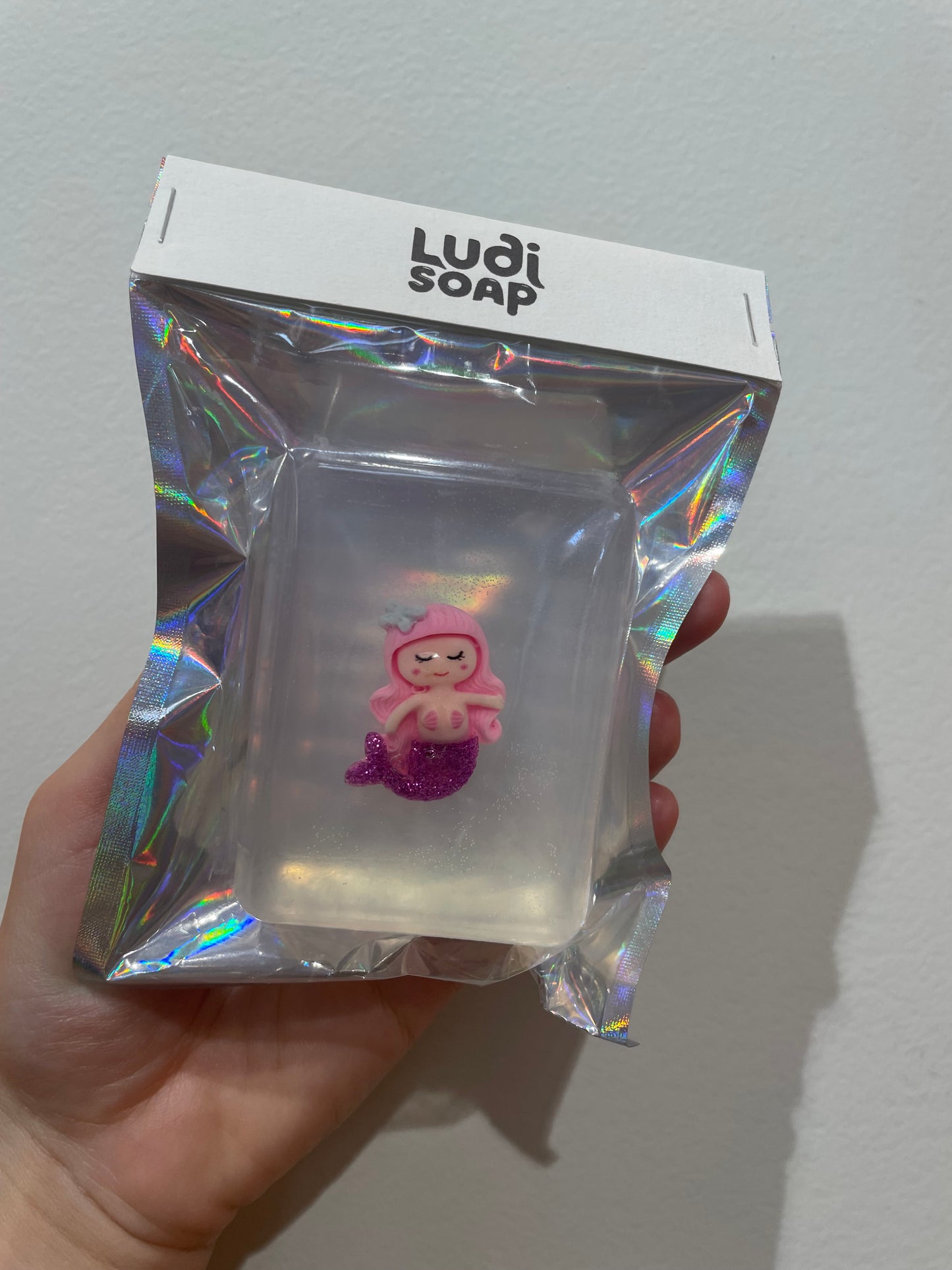 Savon Transparent Artisanal avec Figurine - Sirène