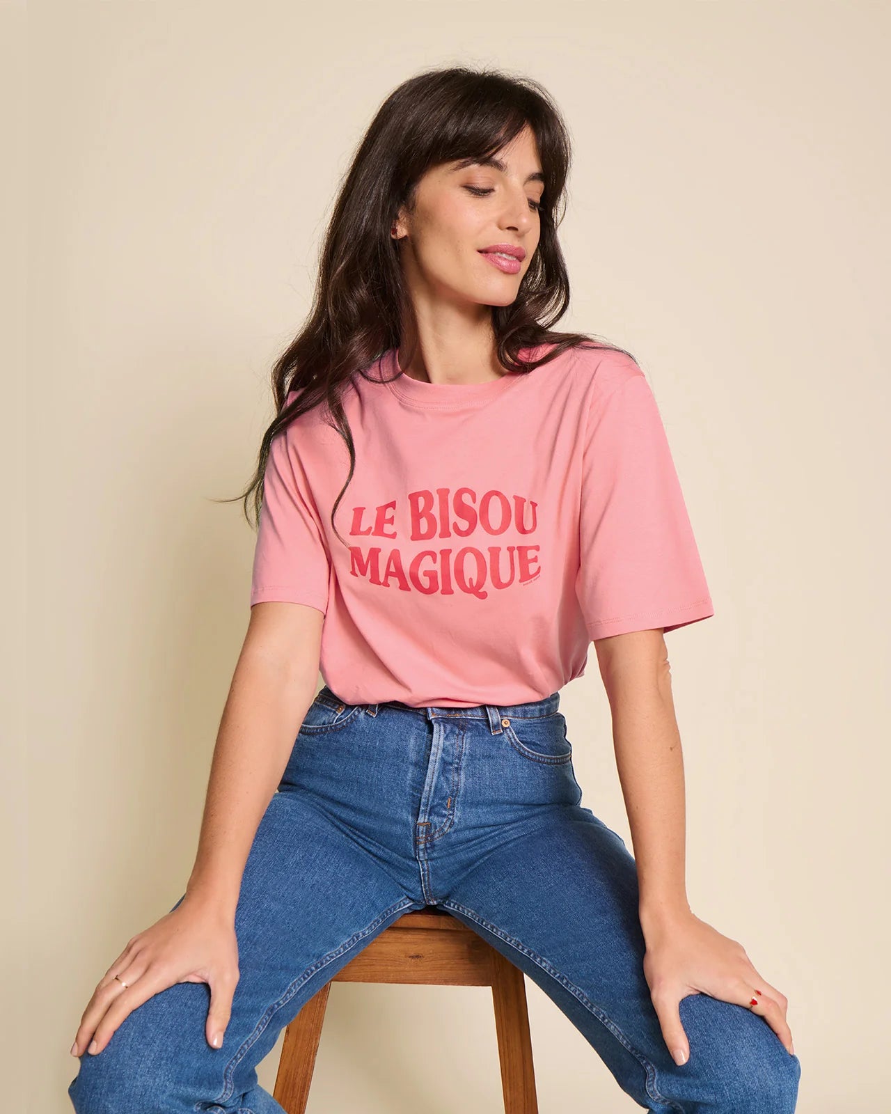 Le t-shirt Le bisou magique femme en coton bio - framboise