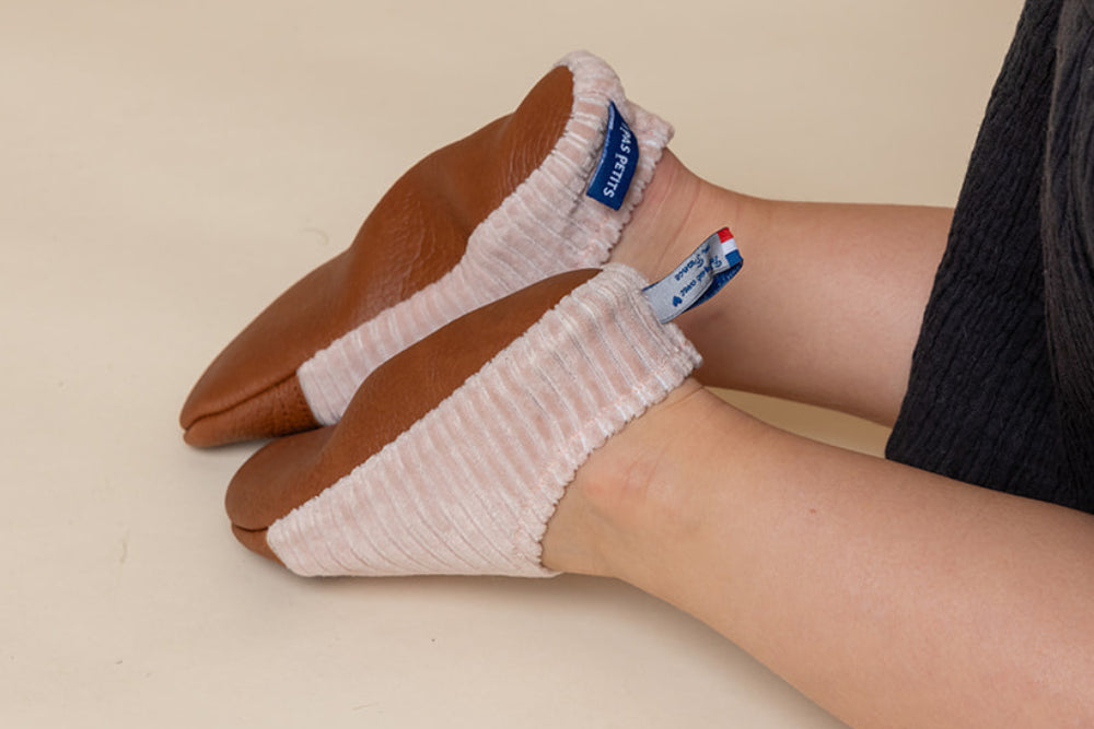 Chaussons Les Petits Velours – Rose pâle