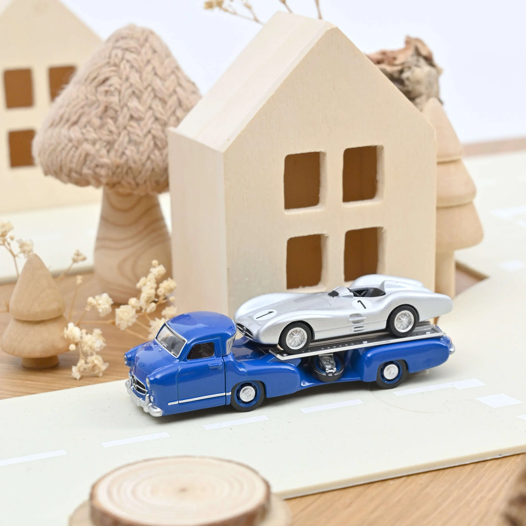 Mercedes Benz Racing Transporter + Mercedes Benz W196  1954 1/64