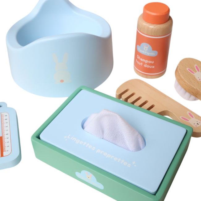 Coffret accessoires de bain pour poupée en bois
