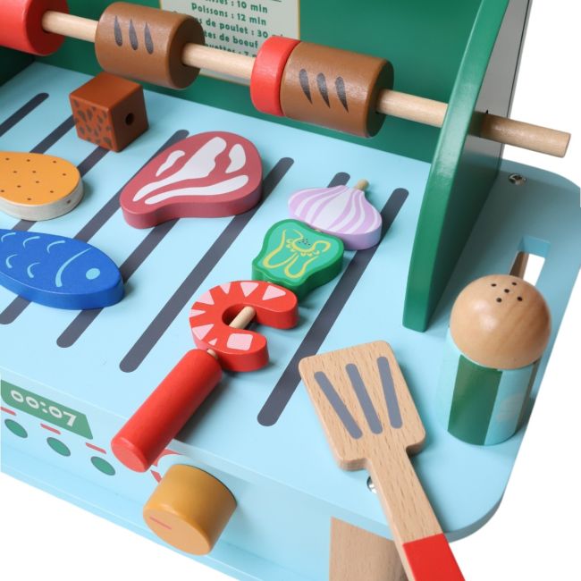 Barbecue grill en bois et ses accessoires