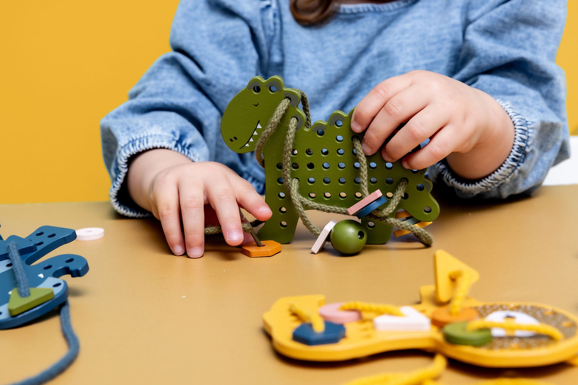 Jeux de laçage bois animaux