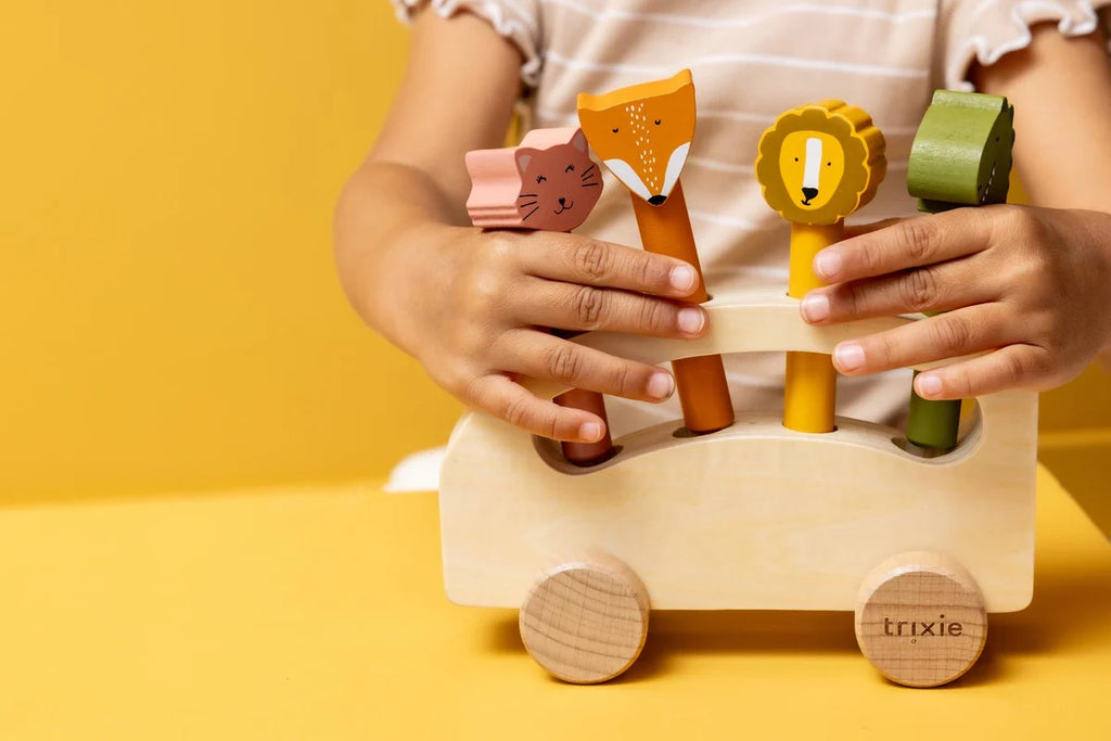 Bus en bois avec animaux pop-up