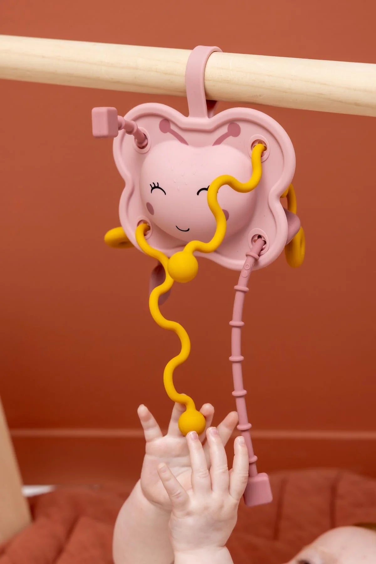 Jouet sensoriel à tirer en silicone - Mrs. Butterfly