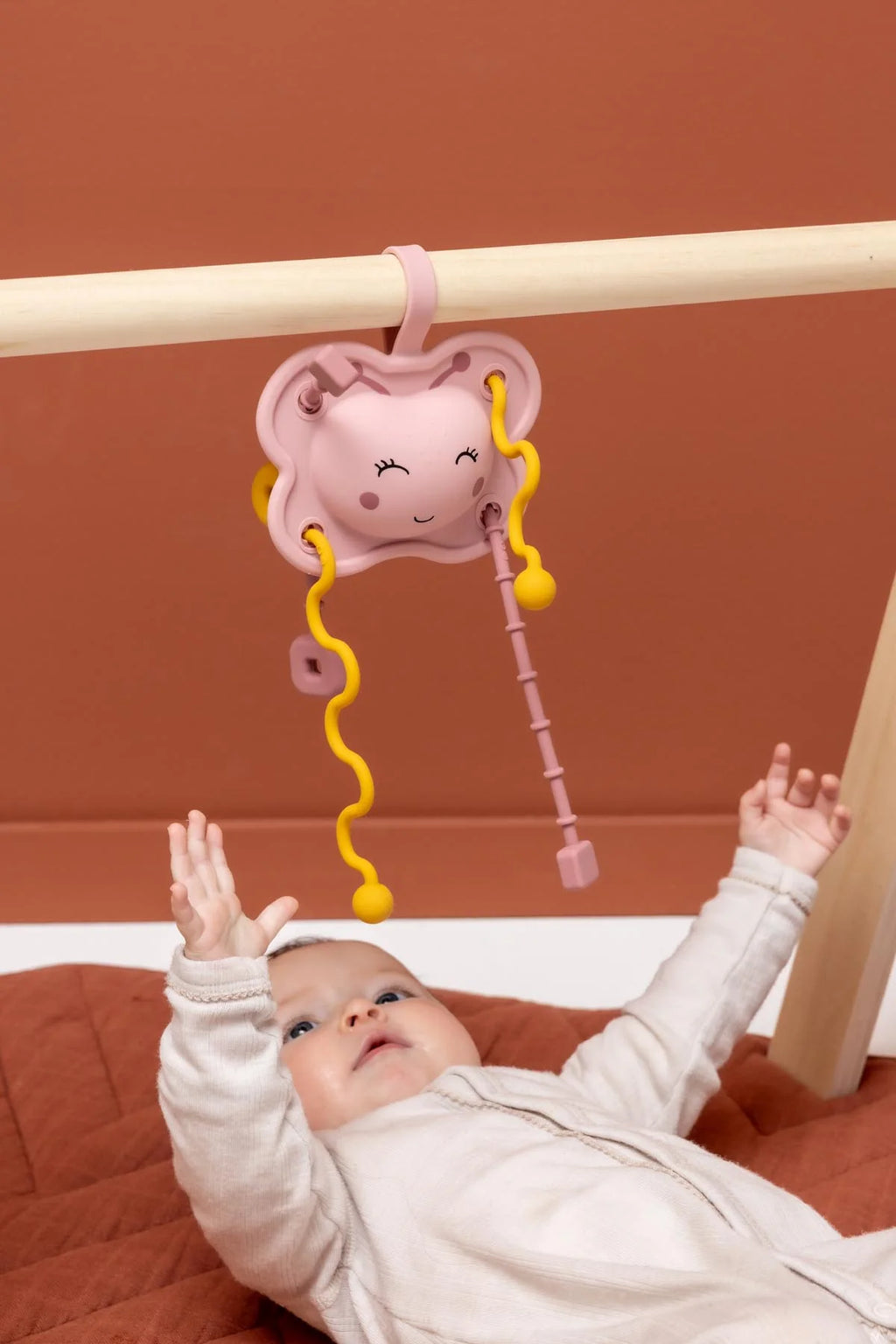 Jouet sensoriel à tirer en silicone - Mrs. Butterfly