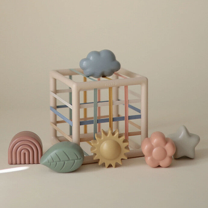 mushie Boîte à Formes avec Elastiques