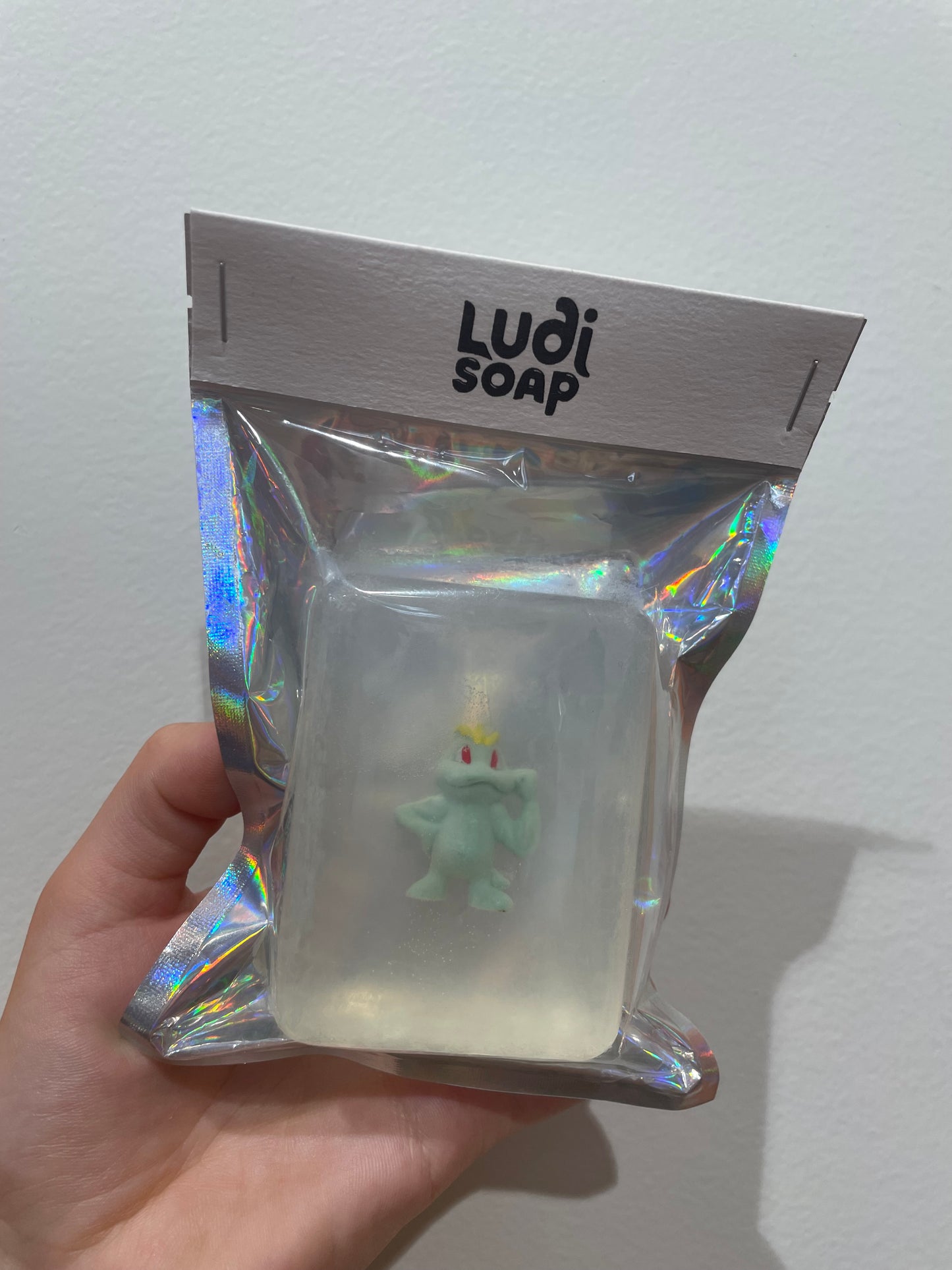 Savon Transparent Artisanal avec Figurine - Pokémon