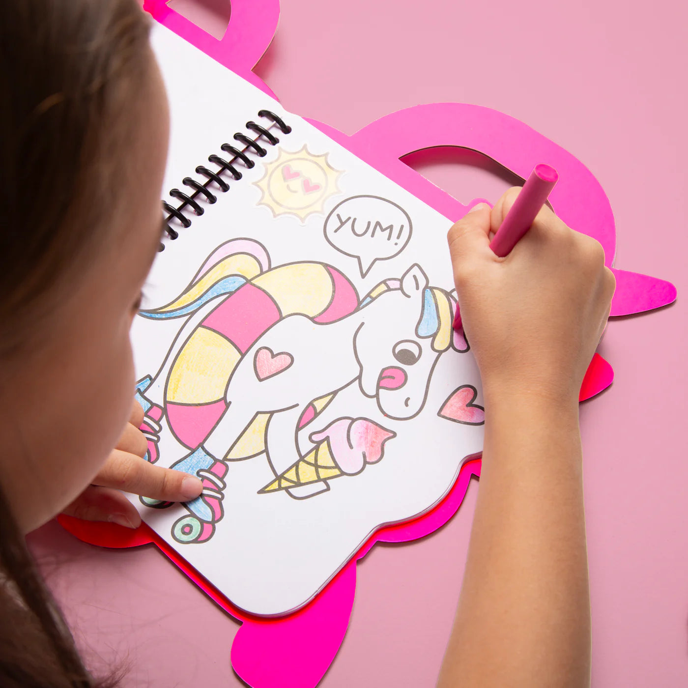 Super livre de coloriage et d'autocollants - Lily