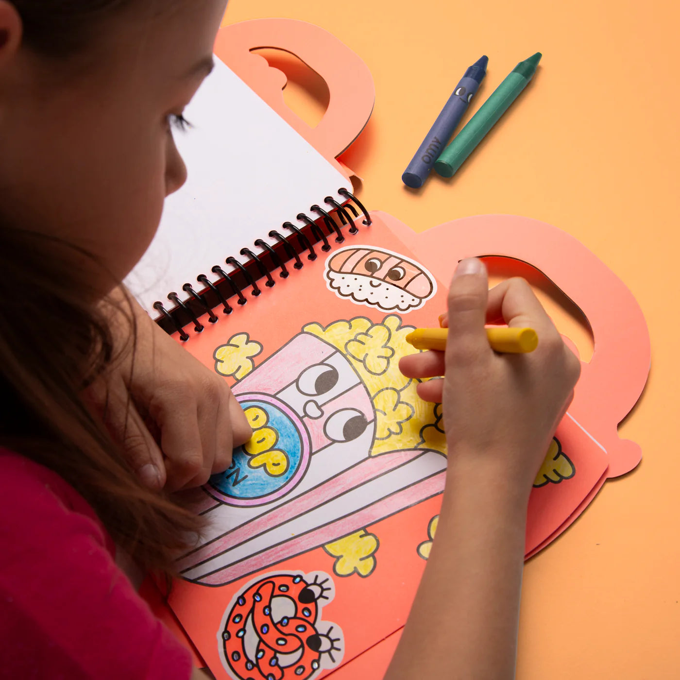 Super livre de coloriage et d'autocollants - Yummy