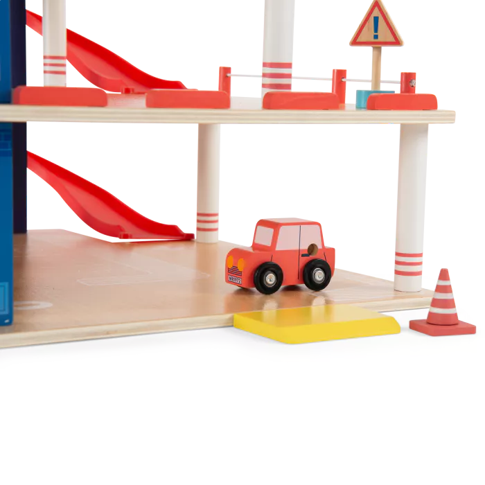 Grand garage en bois - Avenue du moulin