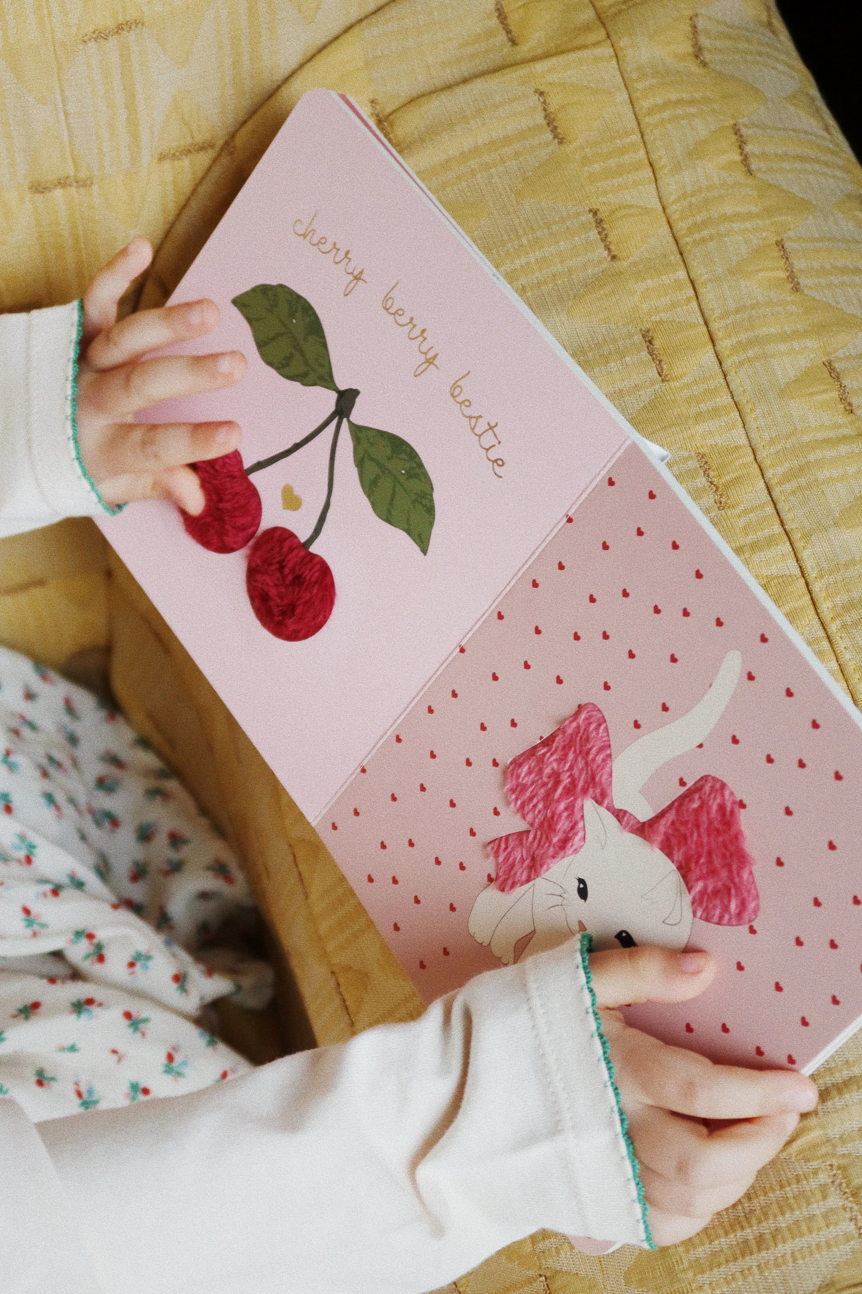 Livre d'éveil tactile licorne