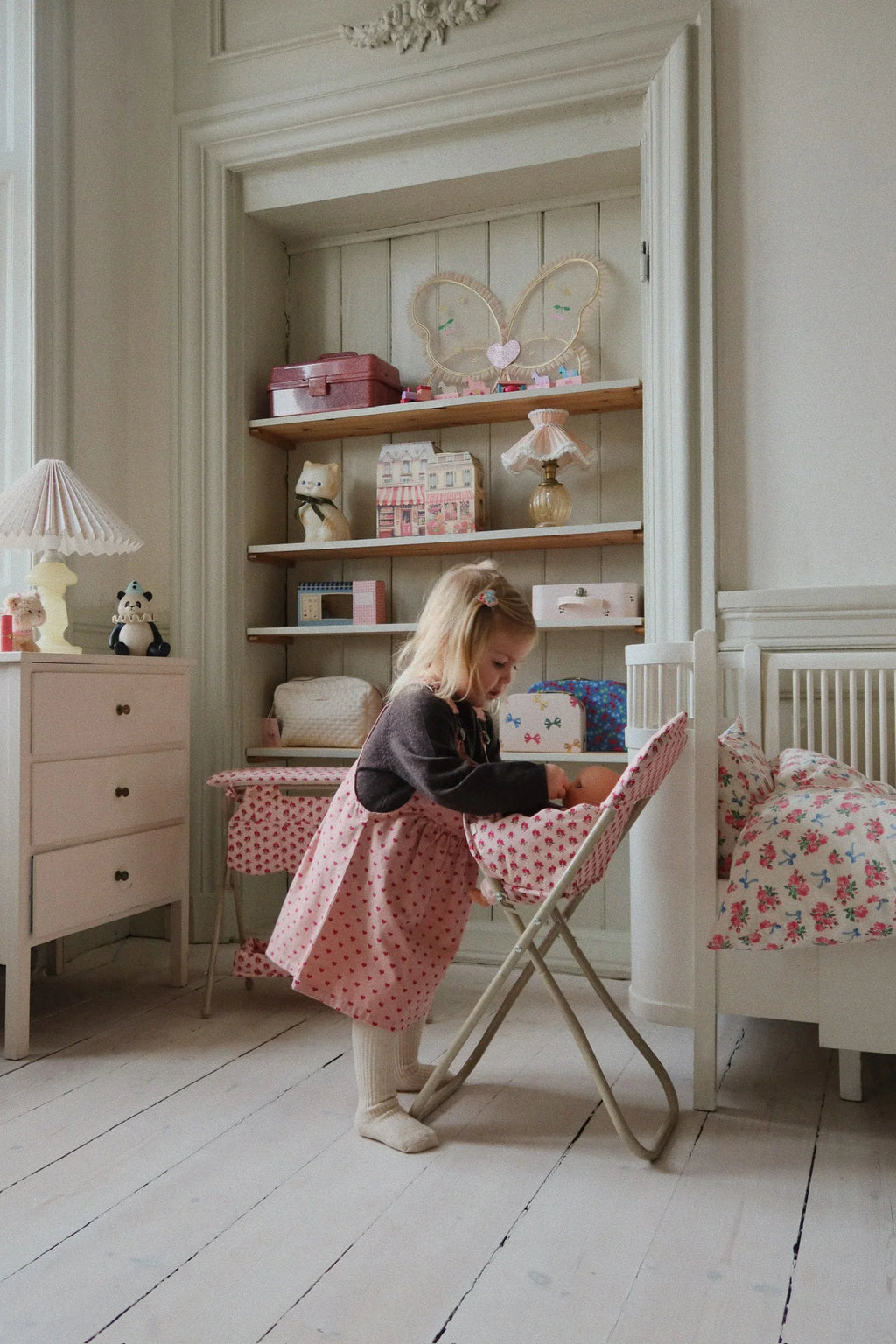 Chaise haute pour poupée rosie rose - Konges Sløjd