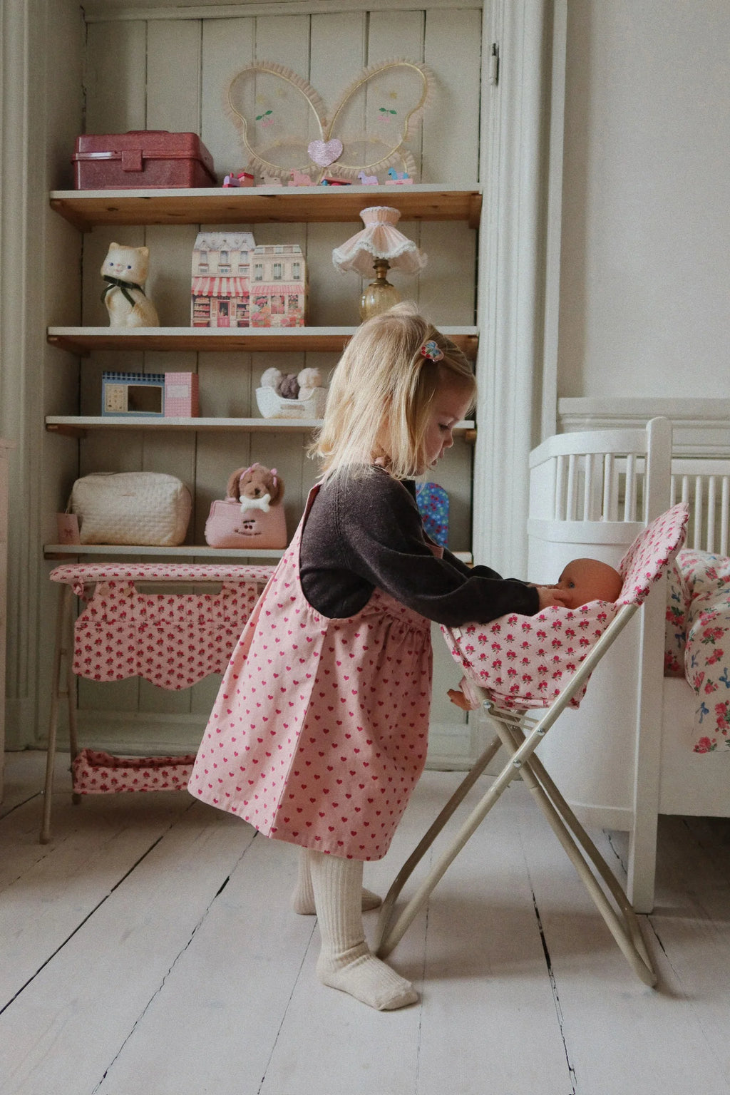 Table à langer pour poupée rosie rose - Konges Sløjd