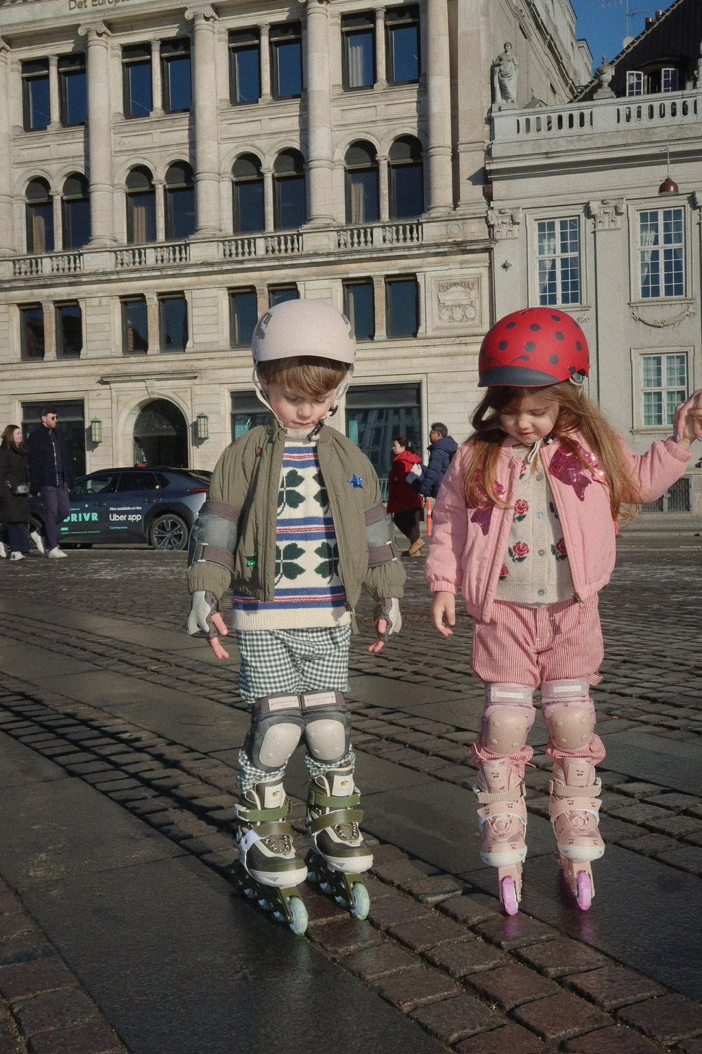 Patins à roulettes lumineux - Cerise