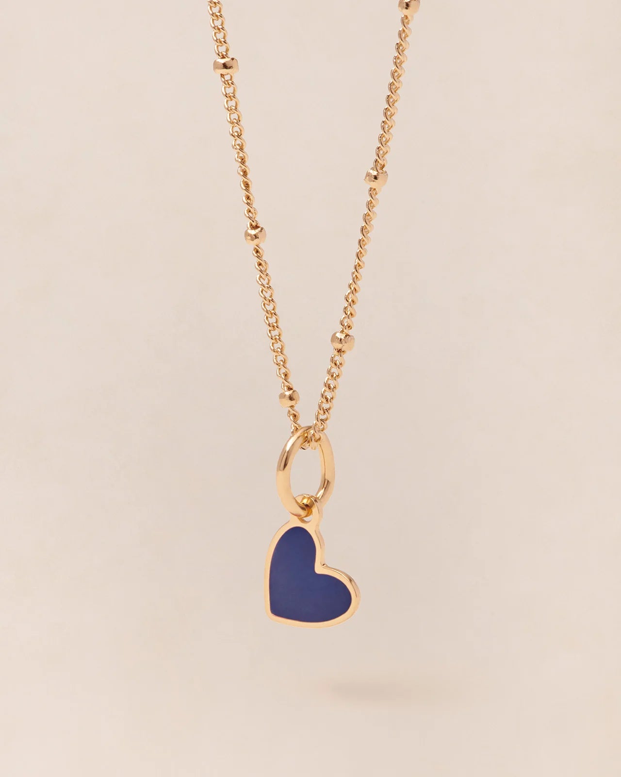 Le médaillon Cœur Manon émail bleu et or fin 24 carats - 7mm