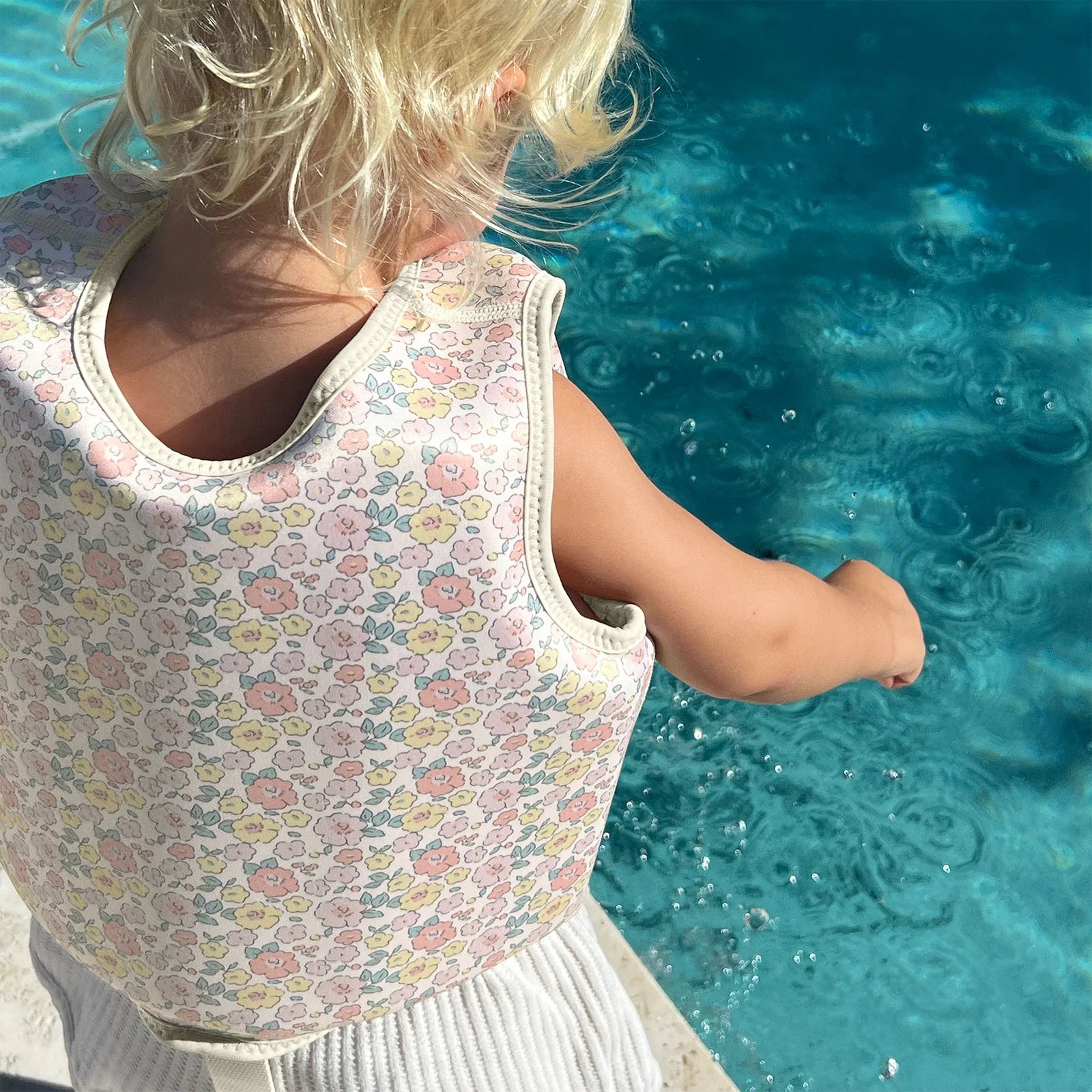 Gilet floteur - Dans le jardin - SUNNY LIFE