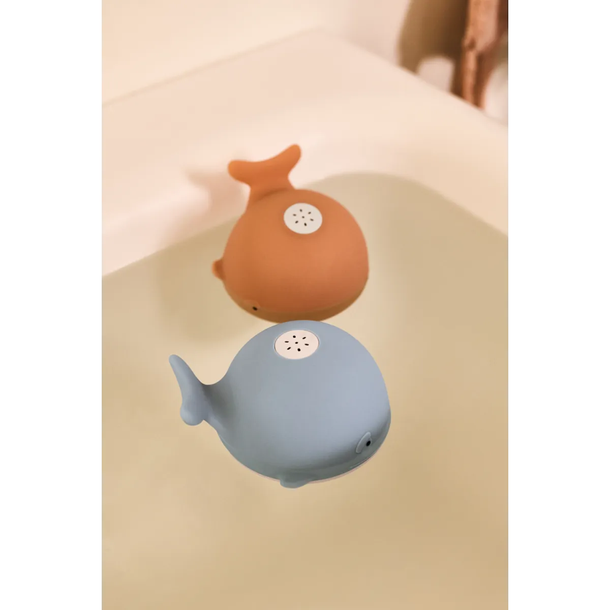Galen Bath Sprinkler Whale