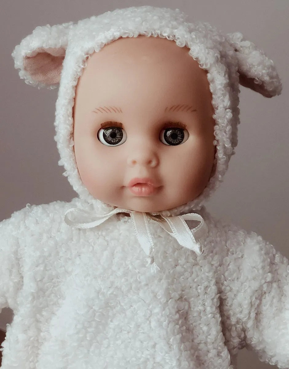 Célestine, babies 26cm aux yeux dormeurs avec son ensemble Lamb écru