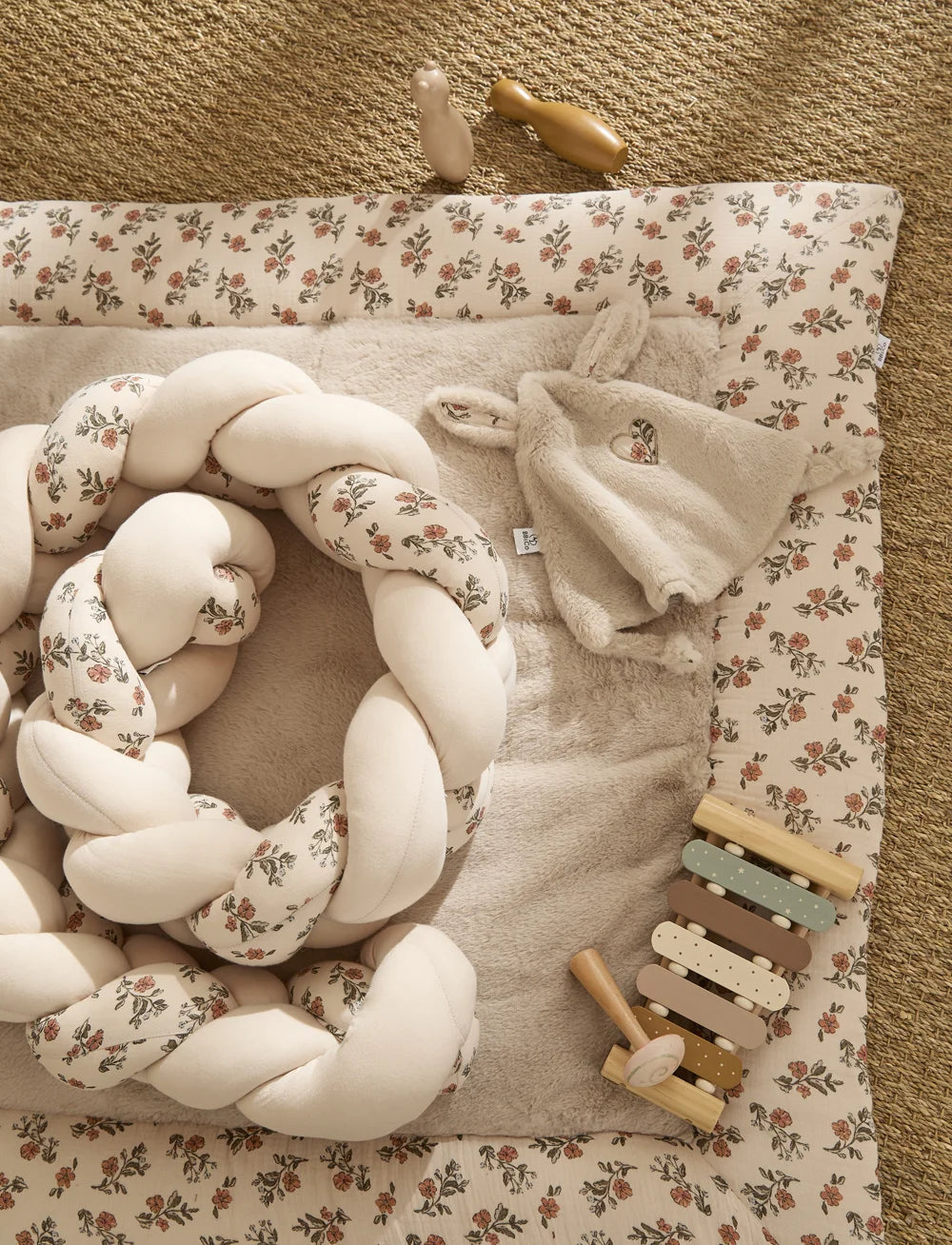 Doudou lapin fausse fourrure angora beige / fleurs