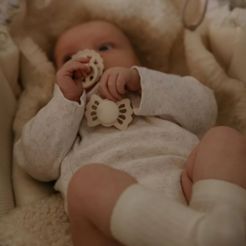 PREMIER PAQUET DE TETINES POUR BÉBÉ