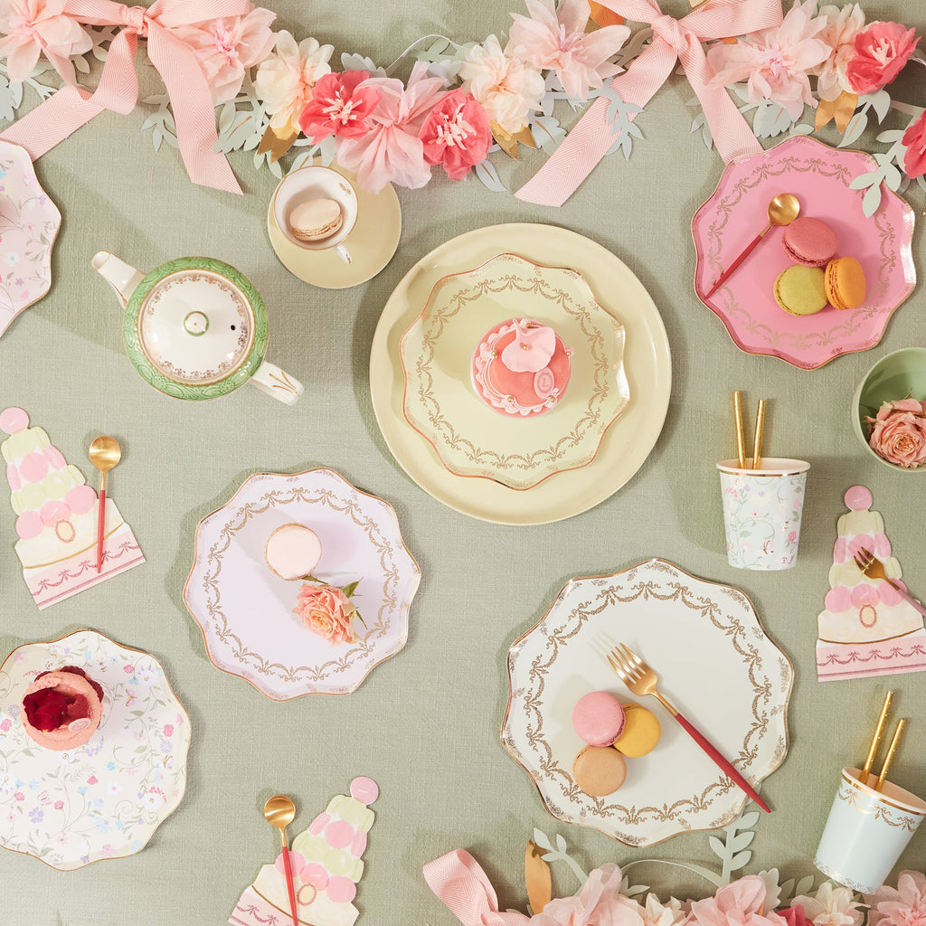 Assiettes Meri meri x Ladurée