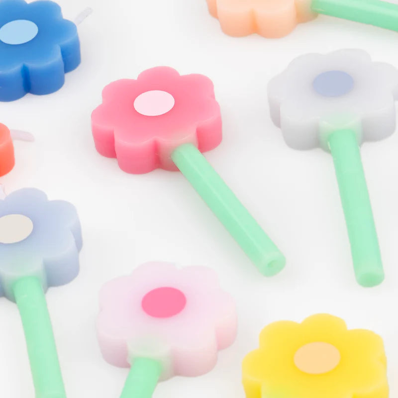 Assortiment de 12 bougies marguerites arc en ciel - MERI MERI