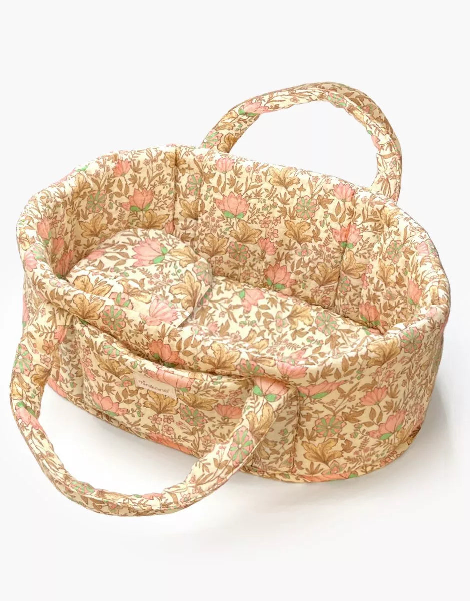 Couffin poupée et son oreiller en gaze de coton indienne rosée - Minikane