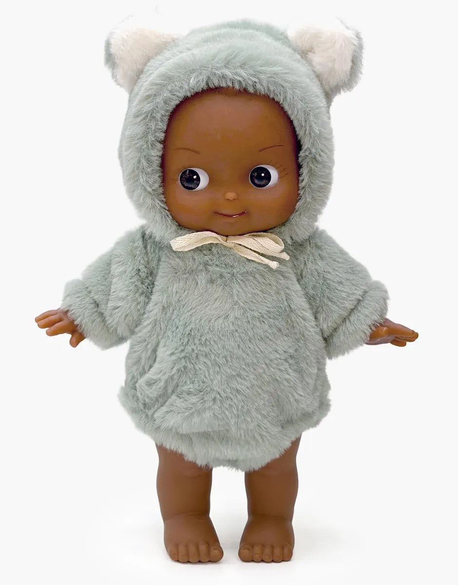 Arsène en Fantasia et sa tenue d’ourson vert de gris