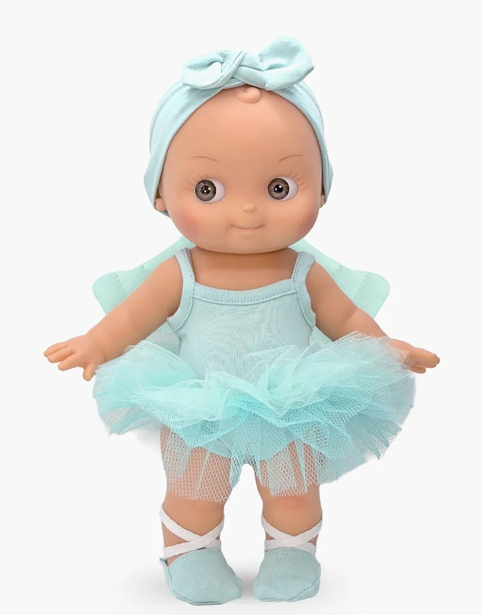Ninon au sport et son tutu bleu menthe