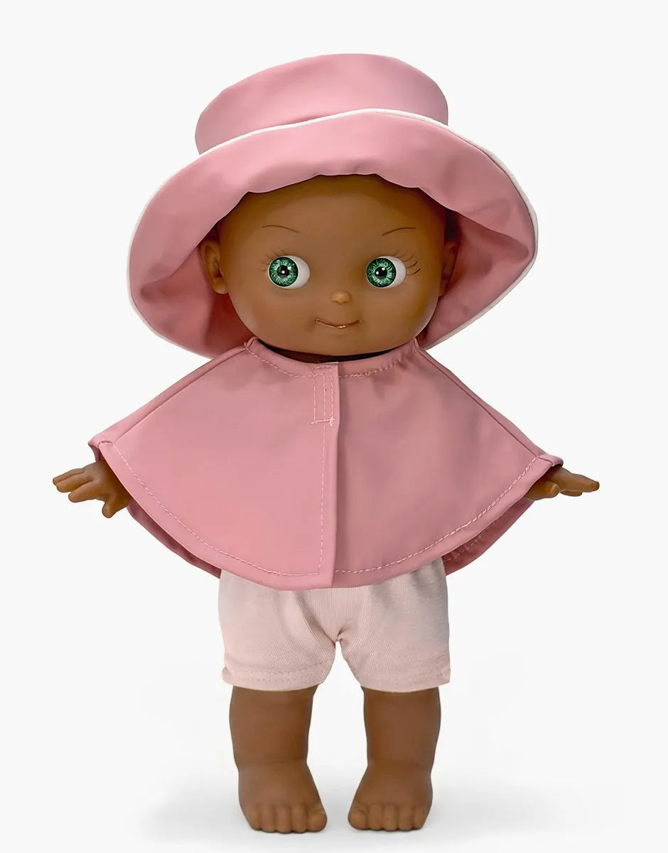 Prunelle, poupée Mini Pancha et son  ensemble de pluie rose
