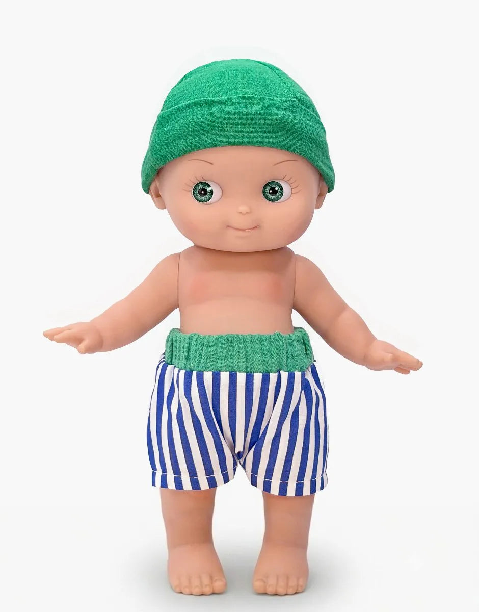 Zébulon à la plage et sa tenue rayée bleu