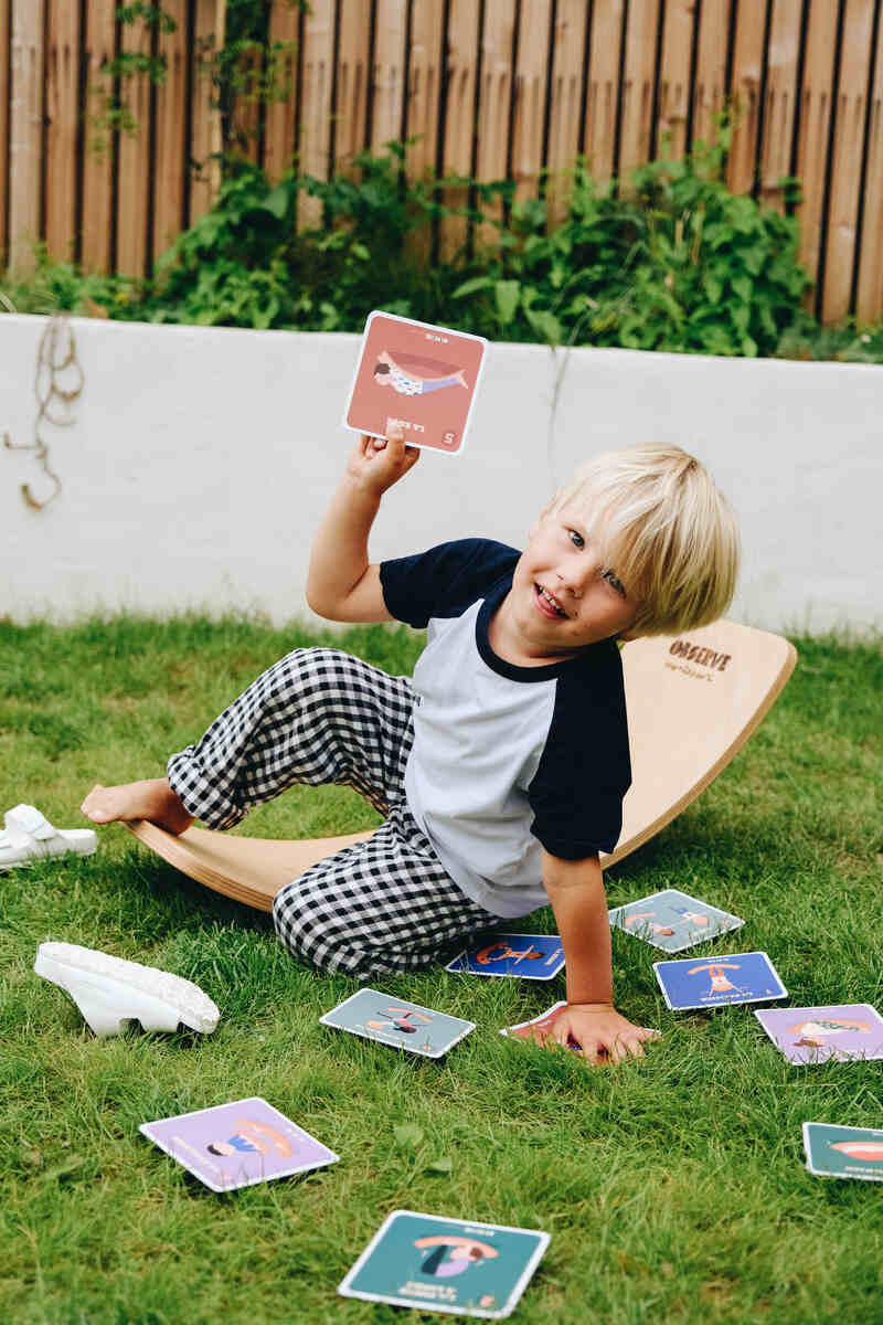 Planche de yoga + 10 cartes de yoga