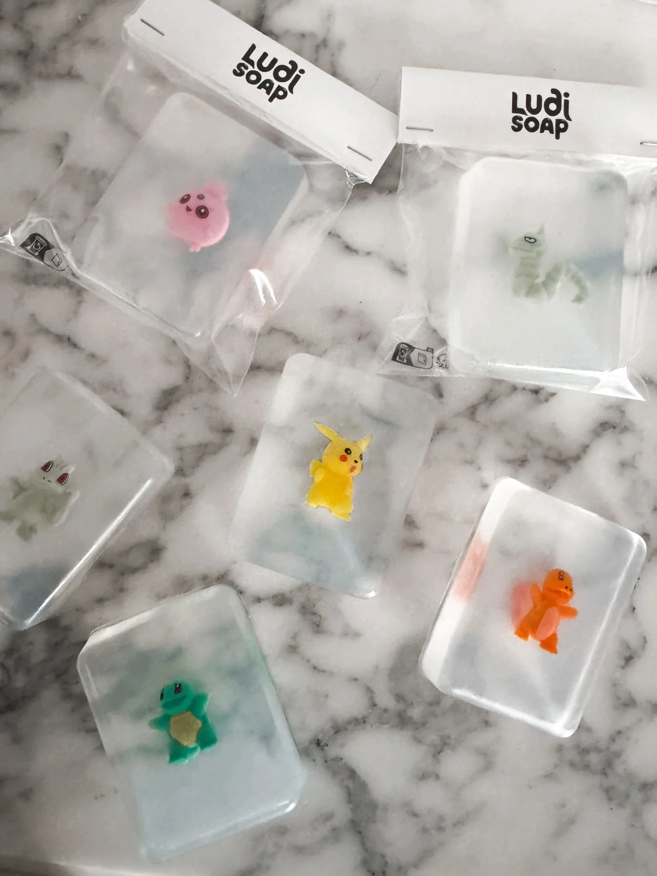 Savon Transparent Artisanal avec Figurine - Pokémon