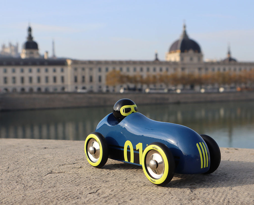 voiture old sport compet' bleue