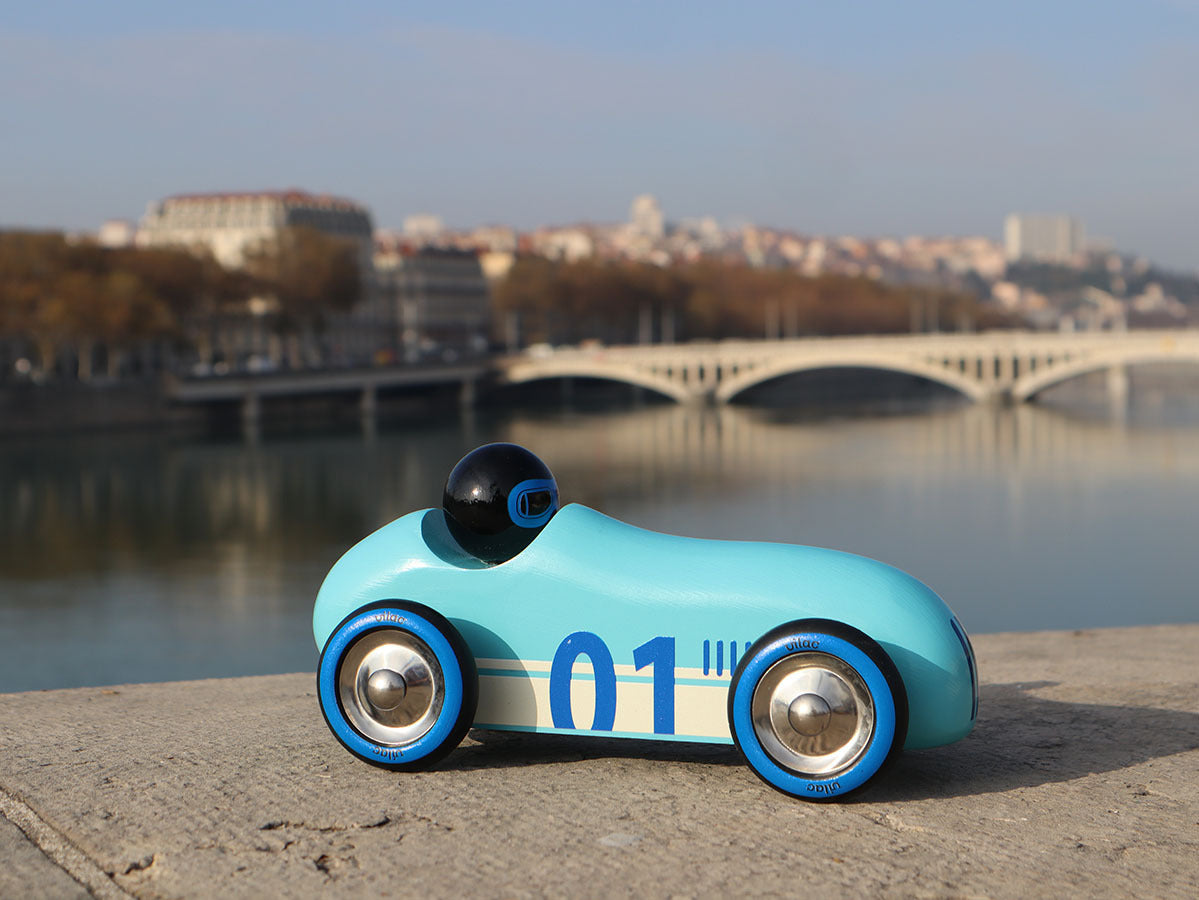 voiture old sport compet' turquoise