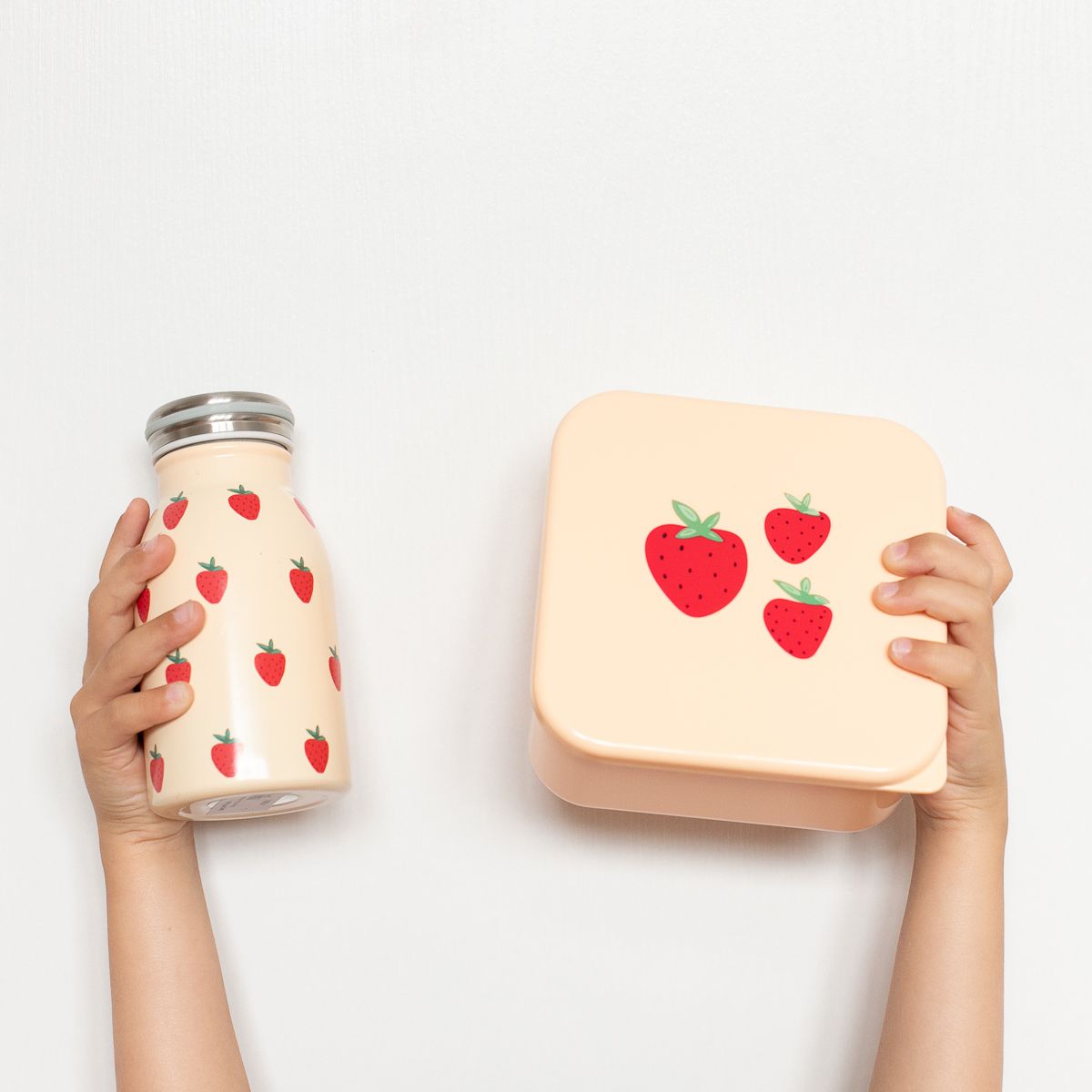 Lot de 2 boîtes à goûter fraises