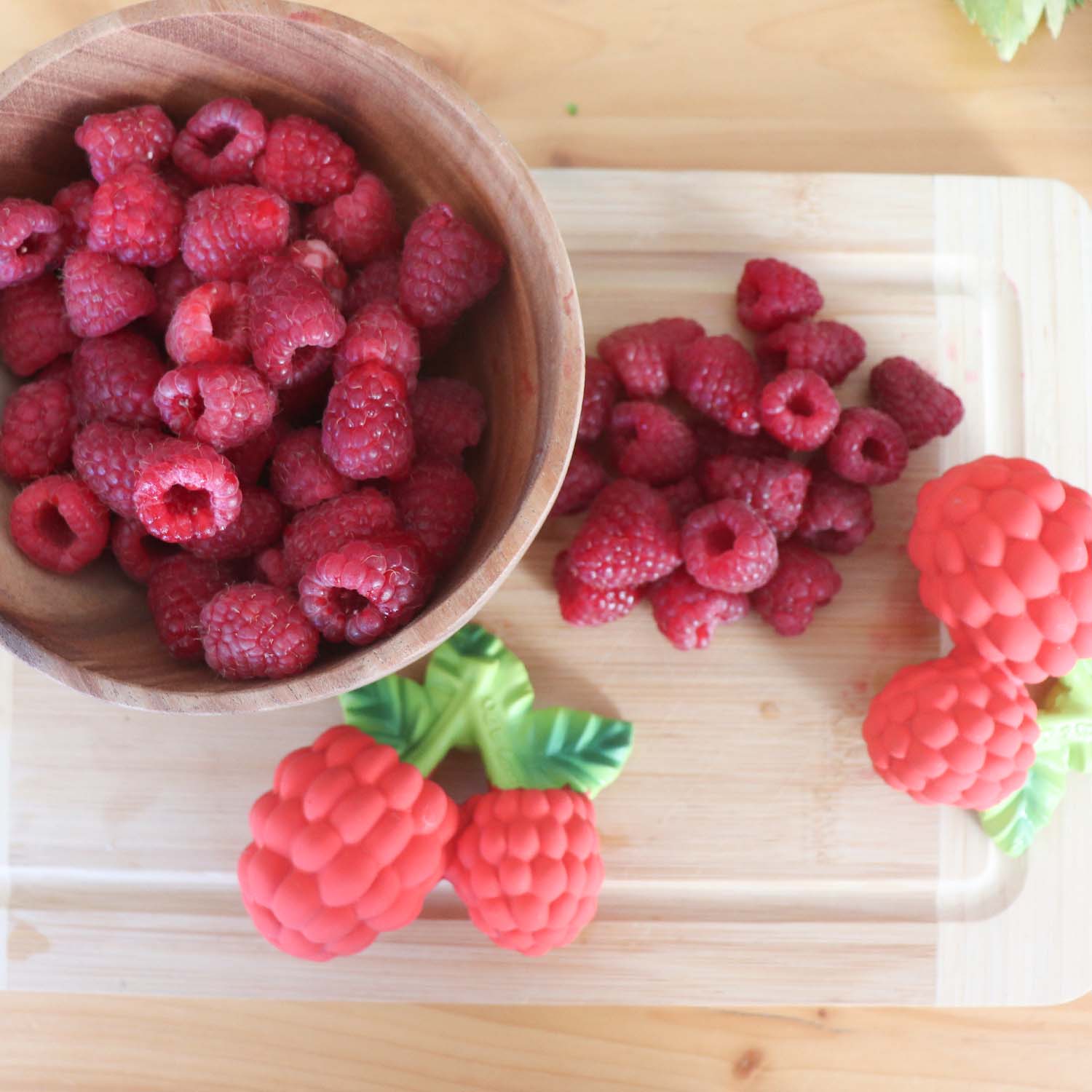 Valery the Raspberry Anneau Dentition Bébé