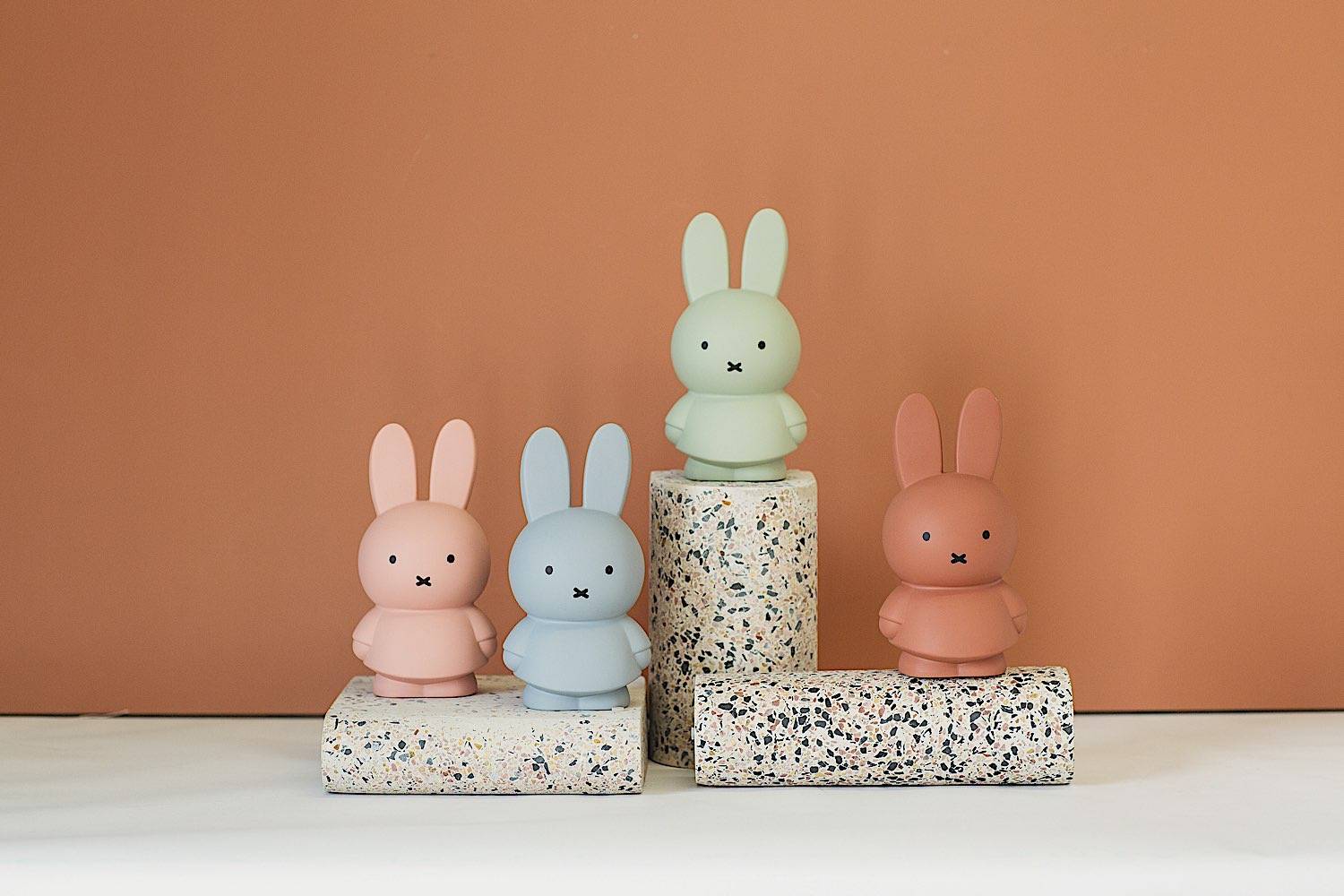 Miffy tirelire bleu argenté 13 cm