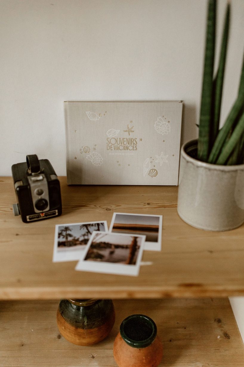 Livre " SOUVENIRS DE VACANCES "