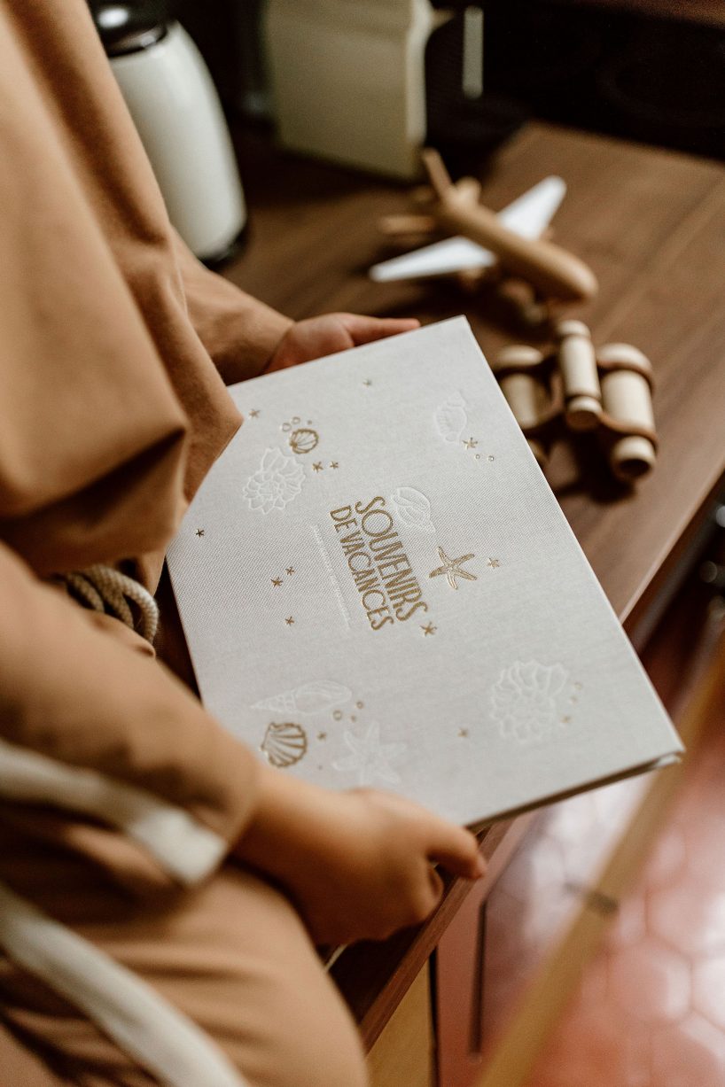 Livre " SOUVENIRS DE VACANCES "