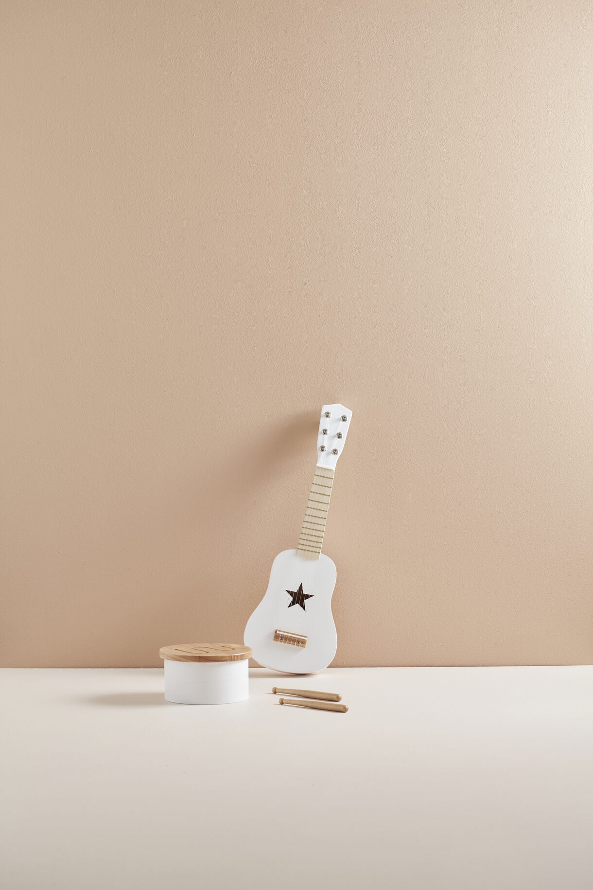 Guitare en bois kid's concept