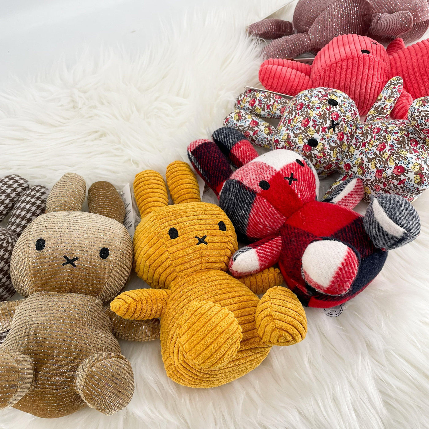 Miffy Corduroy 23cm - Fuchsia